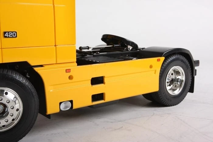 Volvo FH12 Globetrotter 420 Truck Camion 1:14 RC Radiocomandato TAMIYA - Immagine 2 di 4