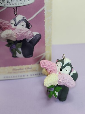 Hallmark Keepsake Easter Ornament 1996 Garden Club Skunk Flowers Cake Topper MIB
