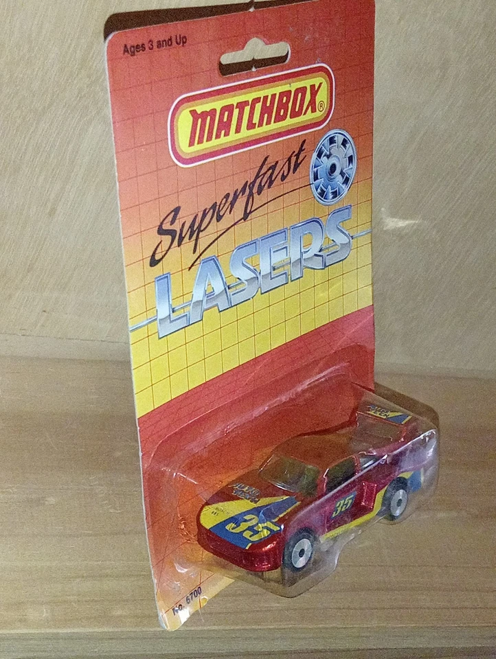 Matchbox Superfast Laser Wheels / MB 118 Porsche 935 - Met Red - Yell & Blue #35 - Image 3 of 4