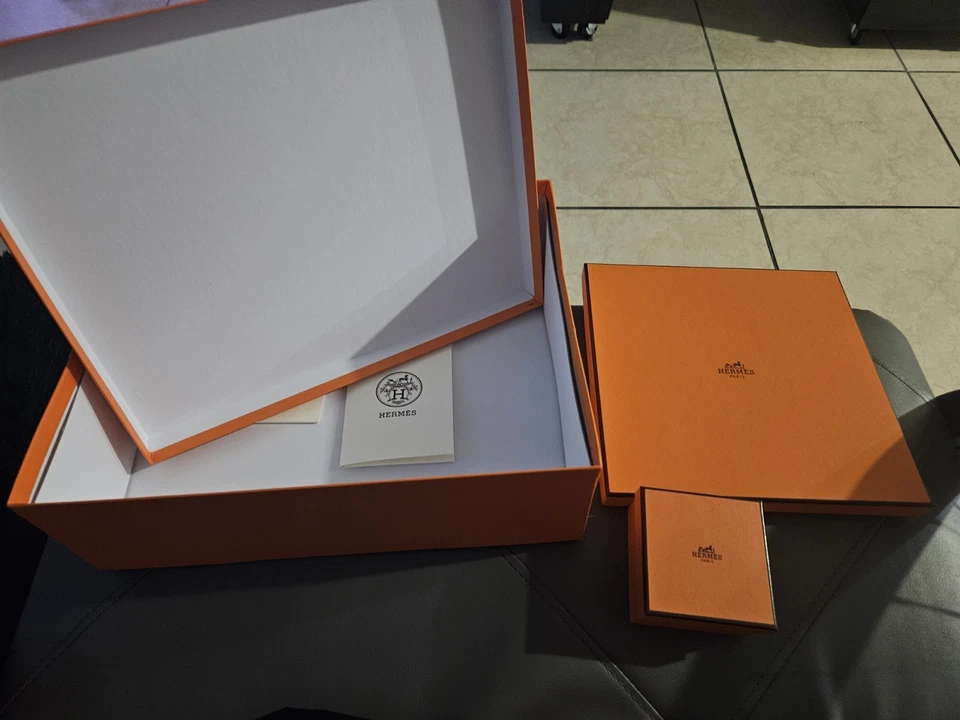 Hombre una oferta!!! Cajas Hermes vacías a la venta excelente estado  Foto 2 de 3
