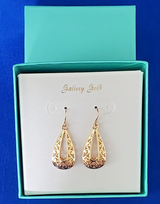 Gallery Gold (gold tone) Hook Earrings New In Box, Classic design 1.5''