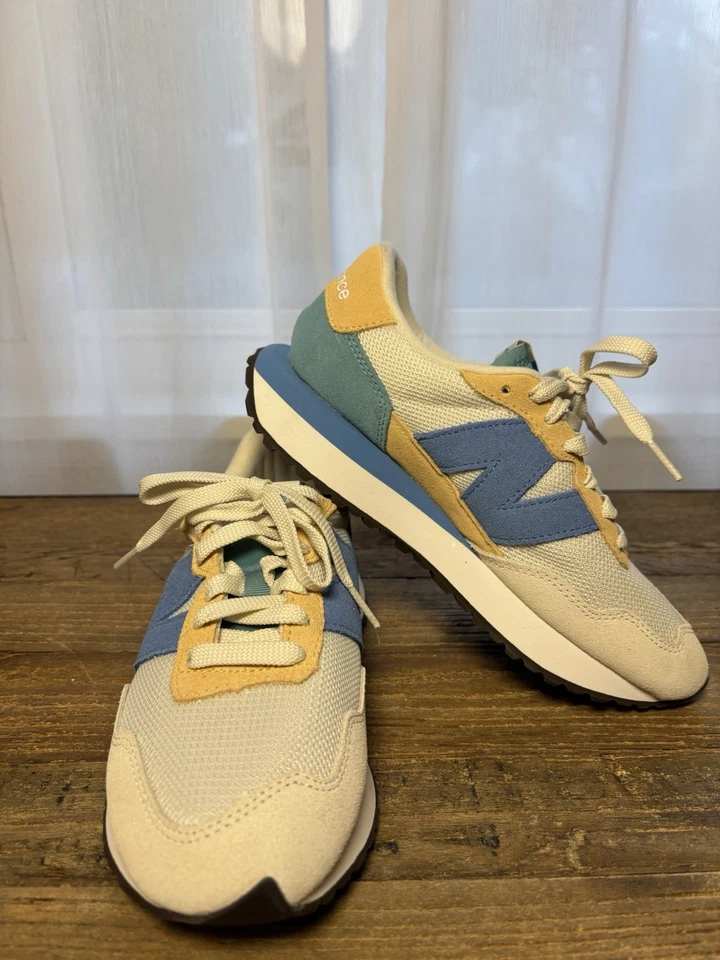NUEVAS Zapatillas New Balance 237 con un color beige, azul, verde azulado talla 6 Mujer Foto 2 de 4
