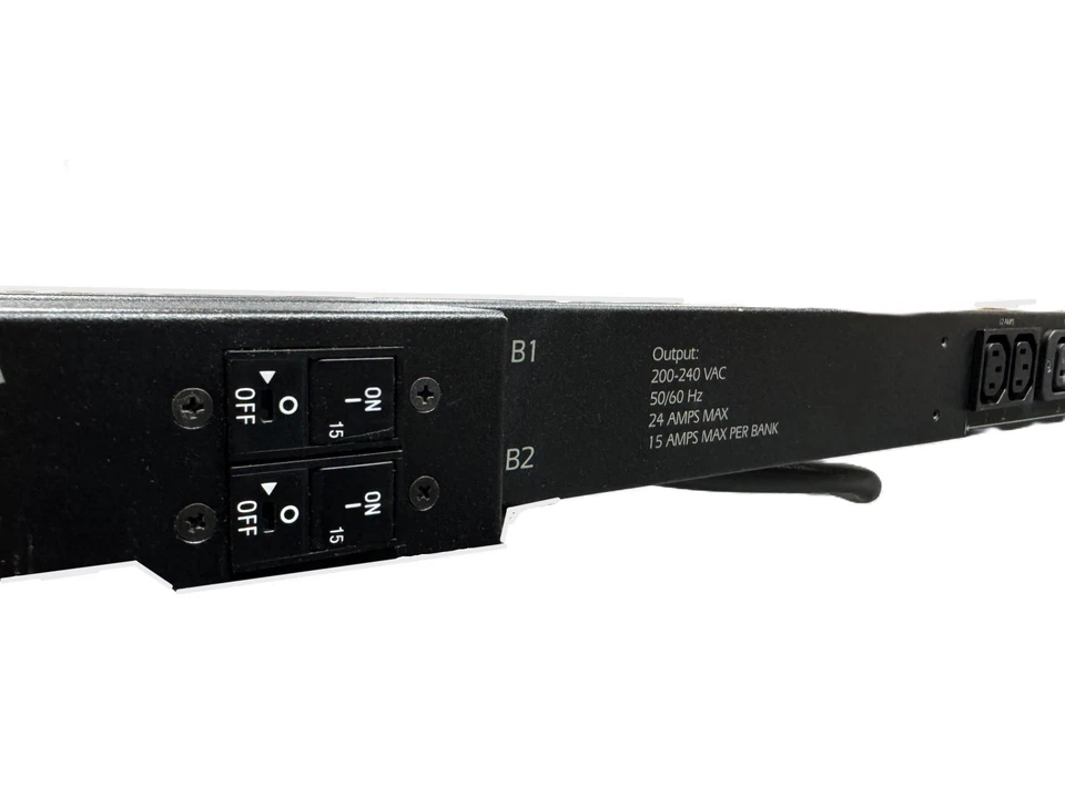 APC AP7541 Rack PDU, Basic, Zero U, 30A, 200/208V, (20)C13 & (4)C19 - Image 2 of 4