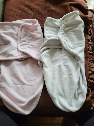 2 Kiddopotamus SwaddleMe Soft Microfleece Swaddle, Pink And White - Picture 2 of 6