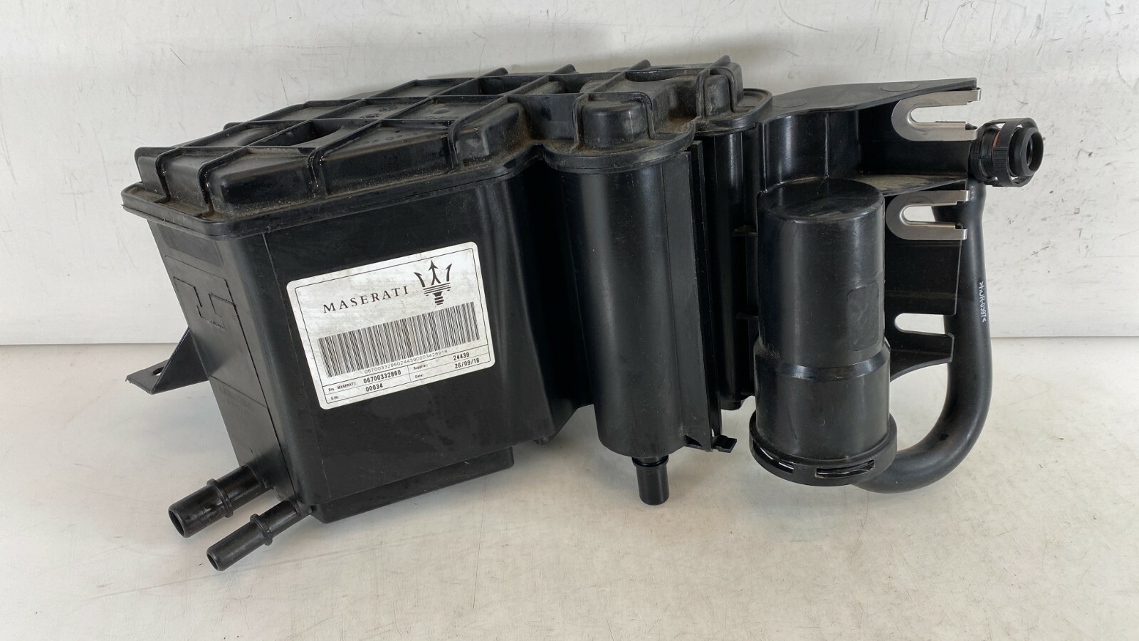 2017-2020 MASERATI LEVANTE M161 GAS FUEL TANK CHARCOAL Filter EVAP VAPOUR OEM
