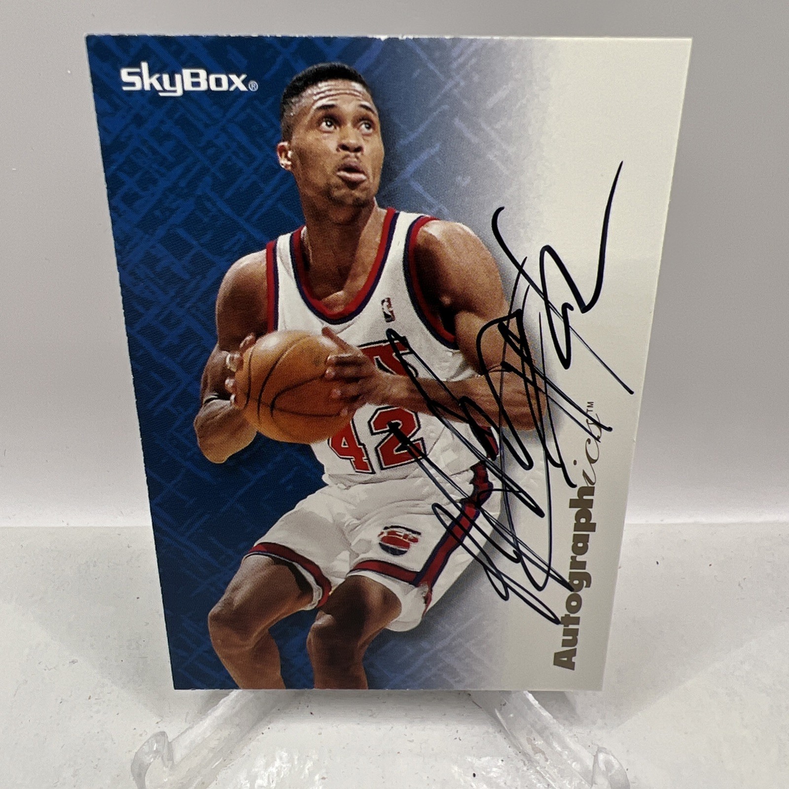P.J. Brown: 1996-97 SkyBox Premium Autographics Auto On Card Miami Heat NJ Nets