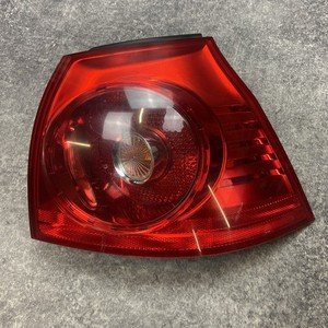 VW Golf 5 1K  Rücklicht Rückleuchte  aussen rechts  1K6945096E