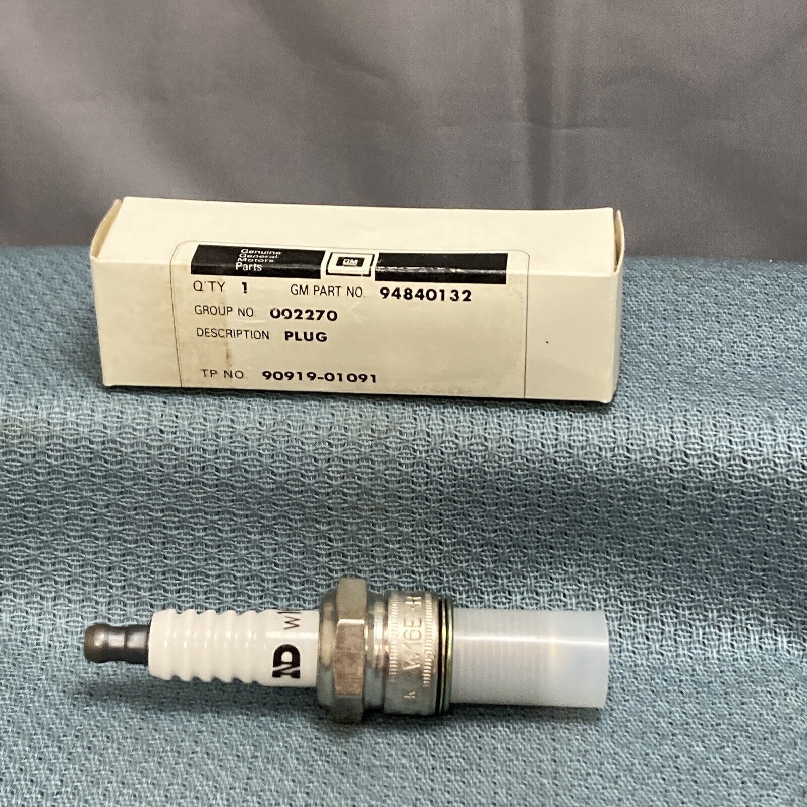 NEW GENUINE GM 94840132 SPARK PLUG GR 2.270