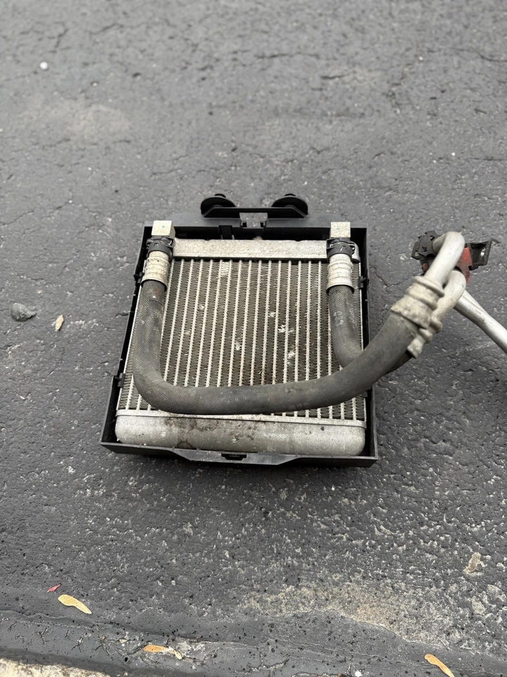 BMW F02 750Li 2009-2015 4,4 L N63 delantero izquierdo motor enfriador de aceite radiador fabricante de equipos originales Foto 3 de 4