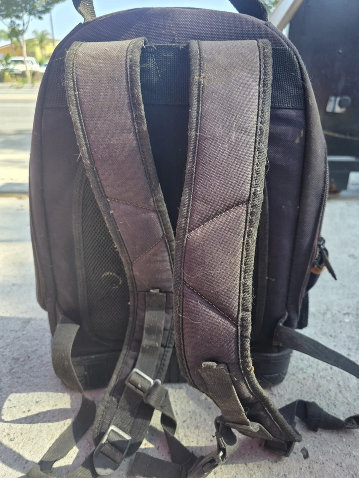 KLEIN TOOLS 55421BP-14 TRADESMAN PRO TOOL BAG BACKPACK, 39 POCKETS, BLACK, 14" - Image 2 of 4