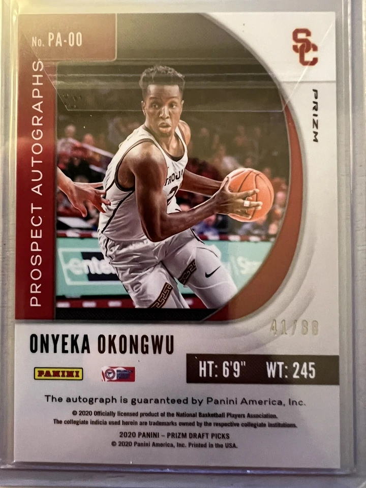 ✍ Selecciones del draft Panini Prizm 2020/88 ELECCIÓN ROJO RC AUTO Onyeka Okongwu #PA-00 💎 Foto 4 de 4