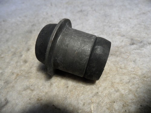unbenutzte originale Querlenkerbuchse unten für Lada 2101