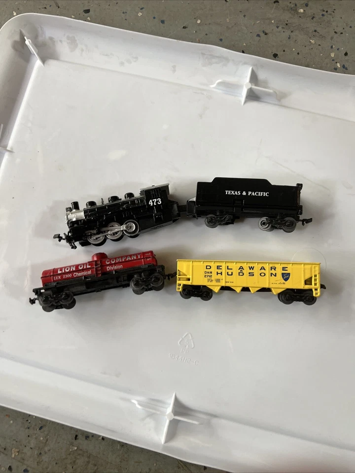 Maisto - Texas & Pacific двигатель #473 и тендер, лев масло танкер, зерно автомобиля - Изображение 2 из 2