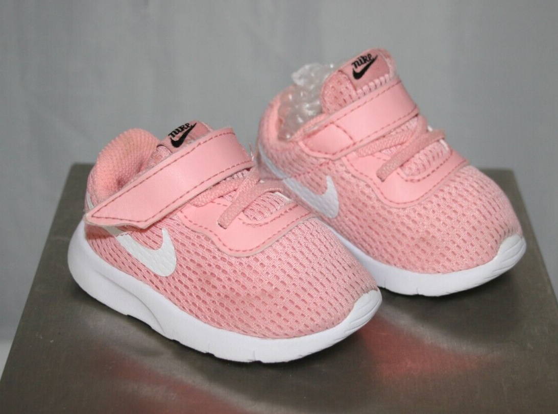 nike tanjun pink white