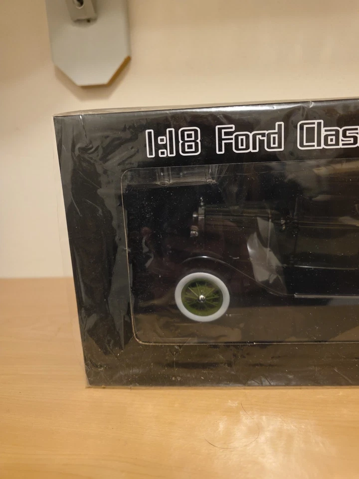 Ford Classic Collectibles 1931 Sunstar 1:18 Ford Modelo A Tudor Foto 2 de 4