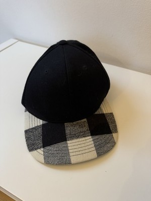 Yupoong Cap, The Classics - Schwarz, Schild Flanell