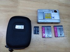 Sony Cyber-shot DSC-T10 7.2MP Digital Camera - Silver Batteries Mem Card Carry