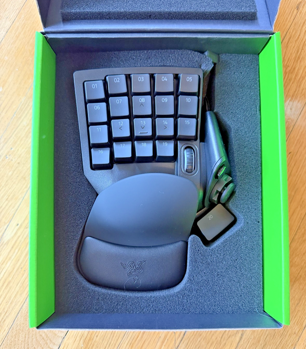 Razer Tartarus Pro (RZ07-03110100-R3U1) 32 Programmable Switches