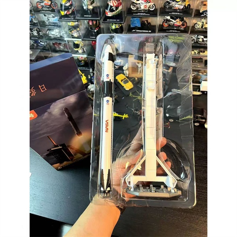 1:200 SpaceX Falcon 9 Dragon Rocket Falconheavy con Lanzador Torre Resina Modelo de Juguete