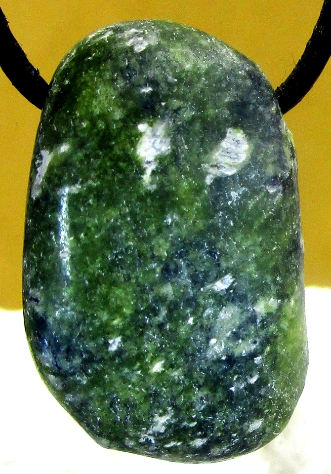 SERPENTIN    Trommelstein   gebohrt    EDELSTEIN   ANHÄNGER    Nr.23 - Bild 2 von 2