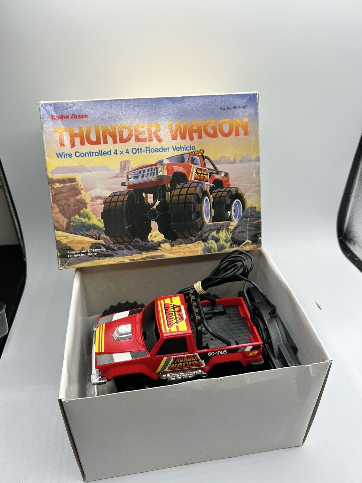 Carrinho Controle Remoto Thunder 4x4 Storm Monster Truck 38km/h