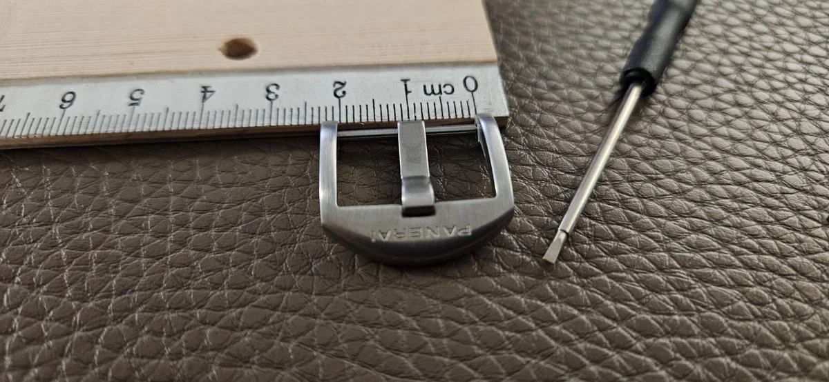 Fibbia Pre-V a vite da 22mm o 24mm, stile PANERAI Fibbia Pre-V a vite da 22mm o 24mm, stile PANERAI