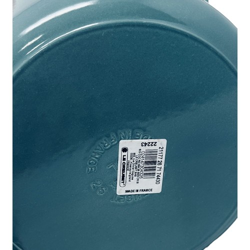 READ!!!!!! Le Creuset Signature Cast Iron 5.5 Quart Round Dutch Oven, Sea Salt - Picture 6 of 8
