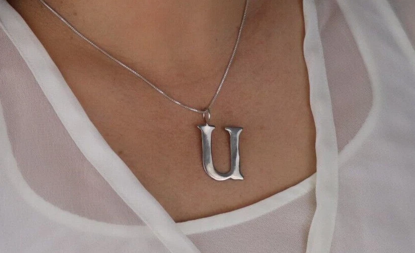 Colgante Solo Plata Esterlina Letra U Colgante Inicial U Silpada Foto 2 de 4