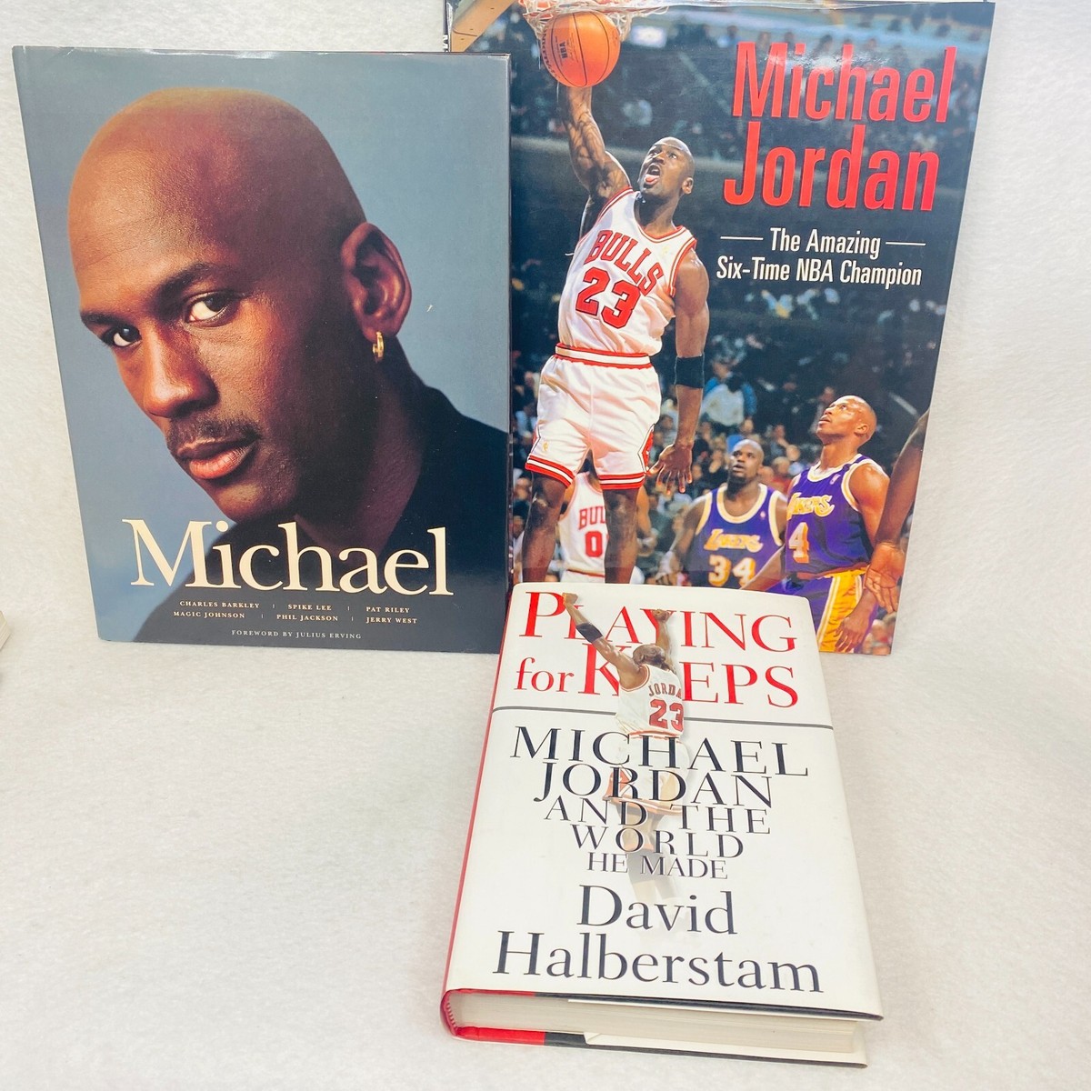 マイケル・ジョーダン 表紙 シカゴブルズ オフィシャルブック ３冊セット マイケルジョーダン 洋書 雑誌 3冊セット - メルカリ