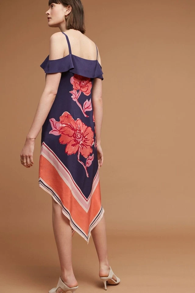 Vestido midi MOULINETTE SOEURS estampa de cachecol fora do ombro seda P = 4/6 Anthropologie - Imagem 4 de 4