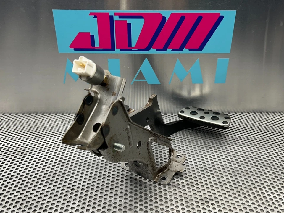 Juego de pedales automáticos Toyota MR2 Spyder 2000-2005 freno de gasolina pedal muerto Foto 3 de 4