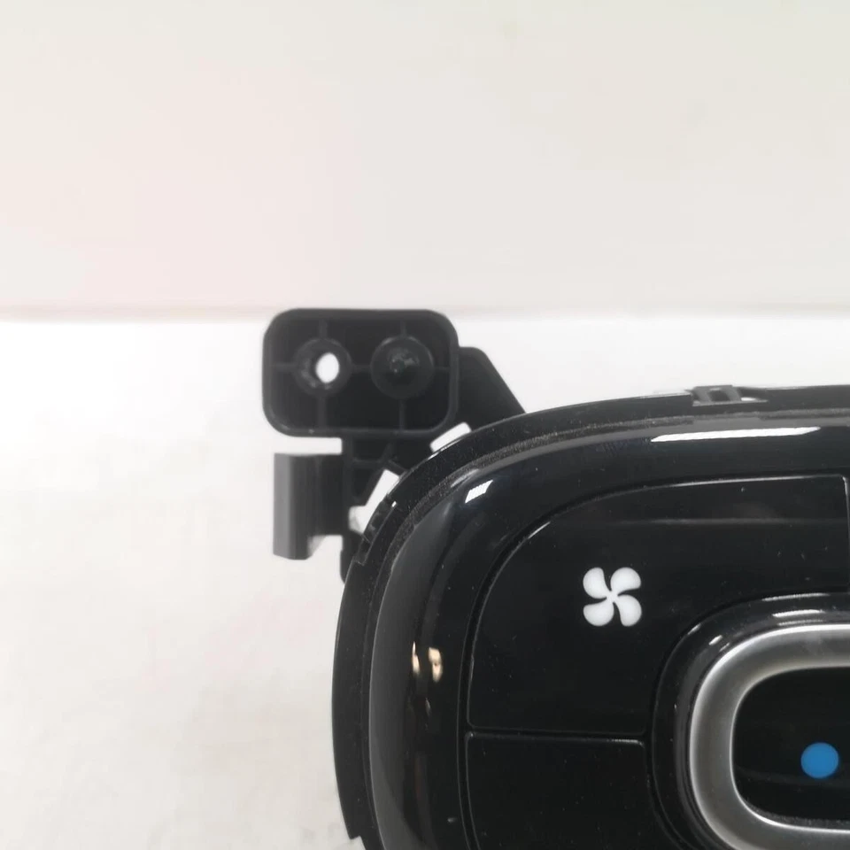 Heat/ac Controler Smart Forfour Prime Premium 2014-2021 999cc Petrol A4539050600 - Image 2 of 4