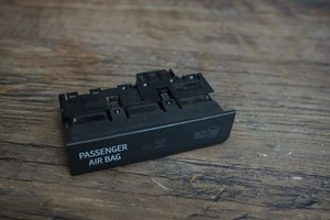 Seat Leon 5F III ST FR Facelift 5F0919234B Kontrollleuchte für Airbag Schalter