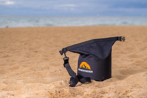 Camping Portable Shower Bag with Dry Bag 10L, Rechargeable, +Sprayer Attachment - Picture 7 of 10