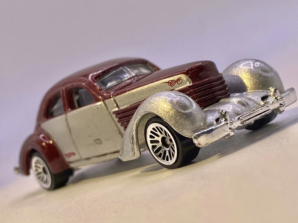 Hot Wheels🔥1936 шнур купе - металлическая чешуя бордовое серебро - Изображение 2 из 4