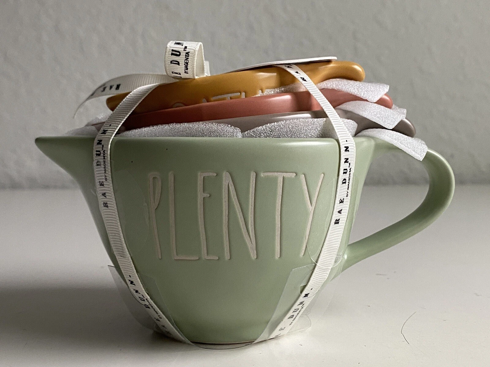 RAE DUNN Thanksgiving Measuring Cups Gather Bounty Blessings Plenty Ceramic NEW
Opens in a new windo