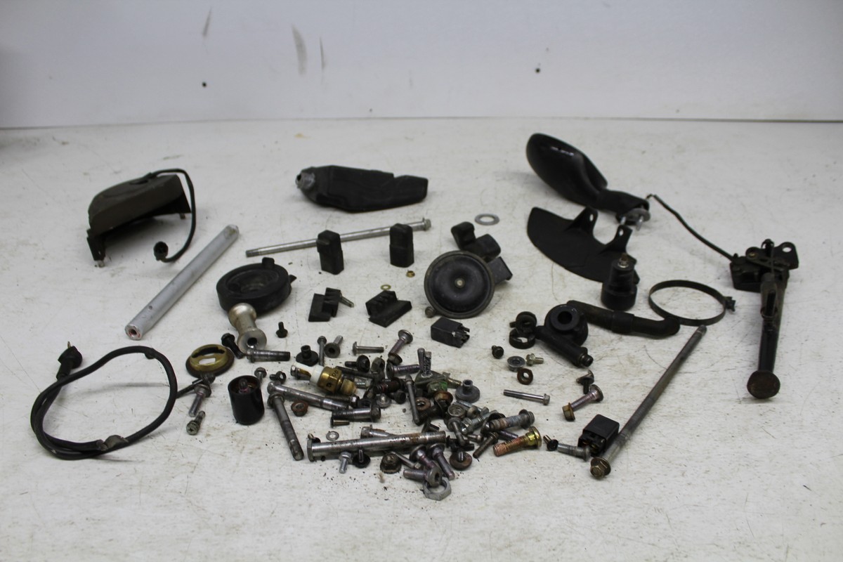 ねらど 00-01 KAWASAKI NINJA ZX9R PARTS AND HARDWARE NUTS BOLTS