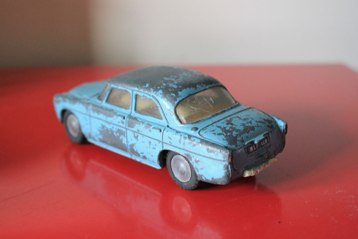 Spot On Models by Triang 4.4” ROVER 3 LITRE Lights Diecast