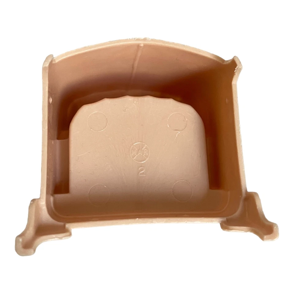 Sillón Marx Casa de Muñecas Miniatura Mueble Beige Silla Plástico Vintage 2.5" Foto 3 de 4