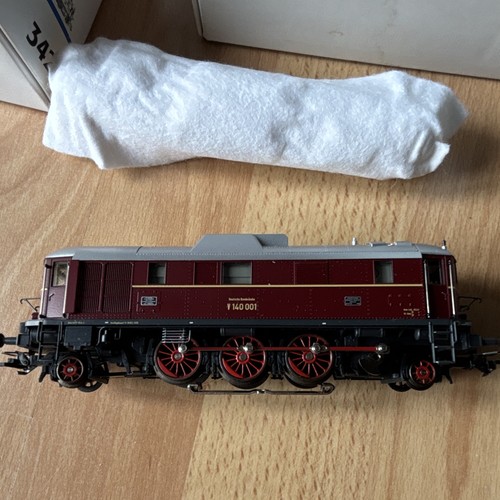 Märklin Diesellok H0 V 140 DB Deutsche Bundesbahn bordeauxrot Digital AC 34210 | Condition: Neu