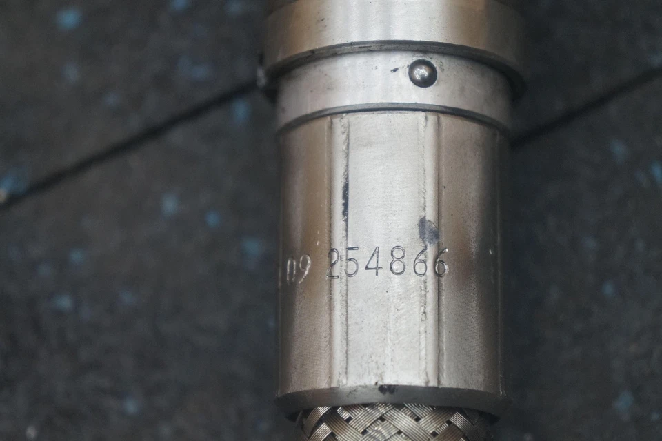 Оригинальный трубопровод шланга подачи масляного радиатора 70001897 для Ferrari California 2010 - Изображение 4 из 4