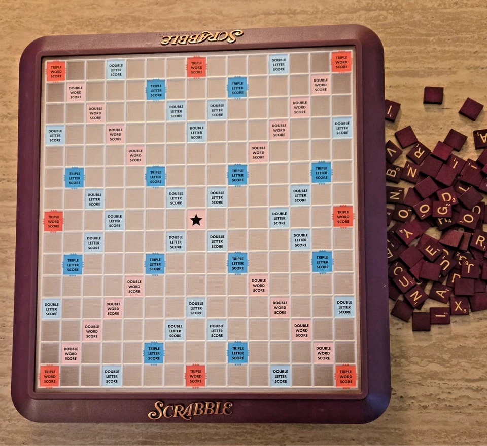 Scrabble Deluxe Turntable Crossword Game Hasbro 2001 *COMPLETE* - Image 4 of 4