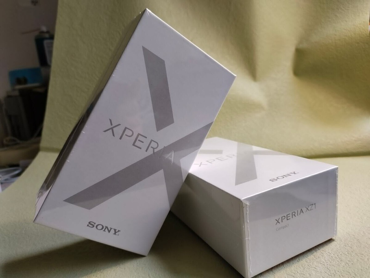 海外版 SONY Xperia xz1 compact G8441 シルバー New Sony Xperia XZ1 Compact G8441 32GB Black (Unlocked