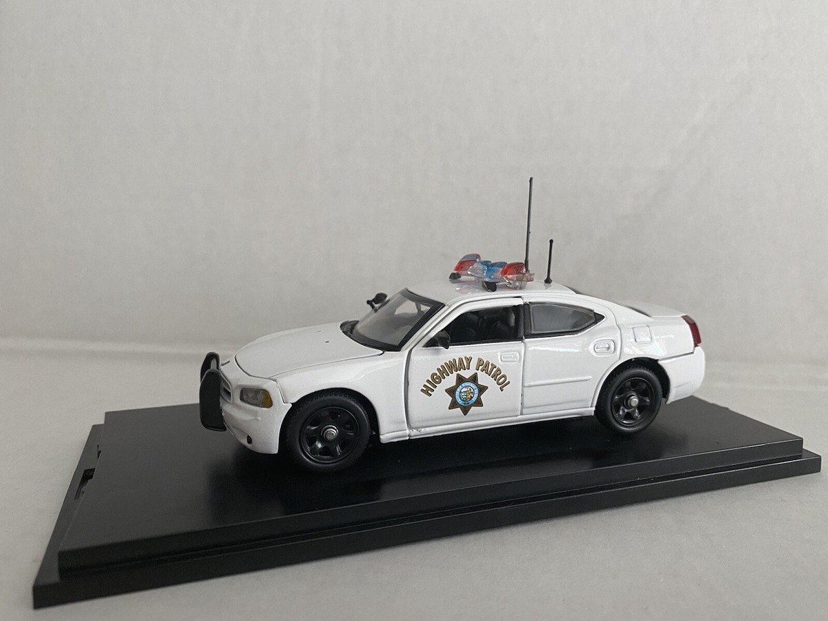 First Response 「Los Angeles Police Dept.」1/43 ポリスカー First Response 「Los Angeles Police Dept.」1/43 ポリスカー
