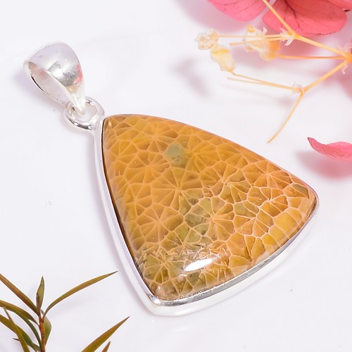 Pendentif Création En Argent Avec Plaque De Jadéite Et Corail Noir - Exceptionnel Et Ample