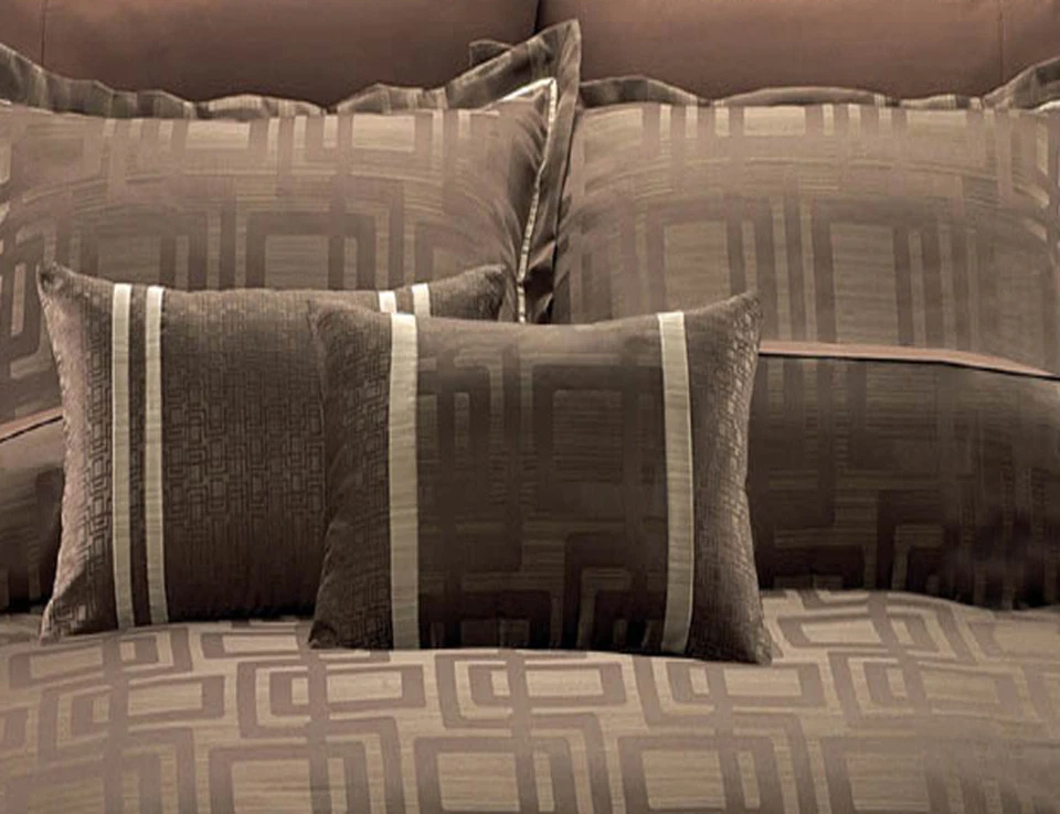 7 Piece Janet Jacquard Duvet Cover Set Complete Luxury Bedding Set - Image 4 of 4