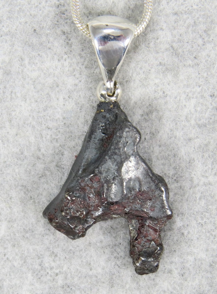 シホテアリニ隕石 ペンダントトップ Sikhote-Alin Meteorite uchumura_sik-pen03-