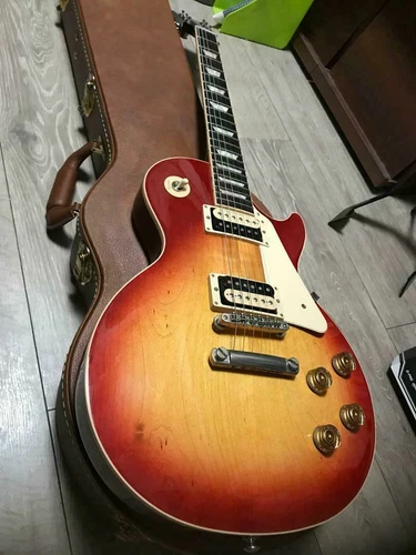 Electric Guitar Gibson Les Paul Classic 2017 Sunburst SN 170011090