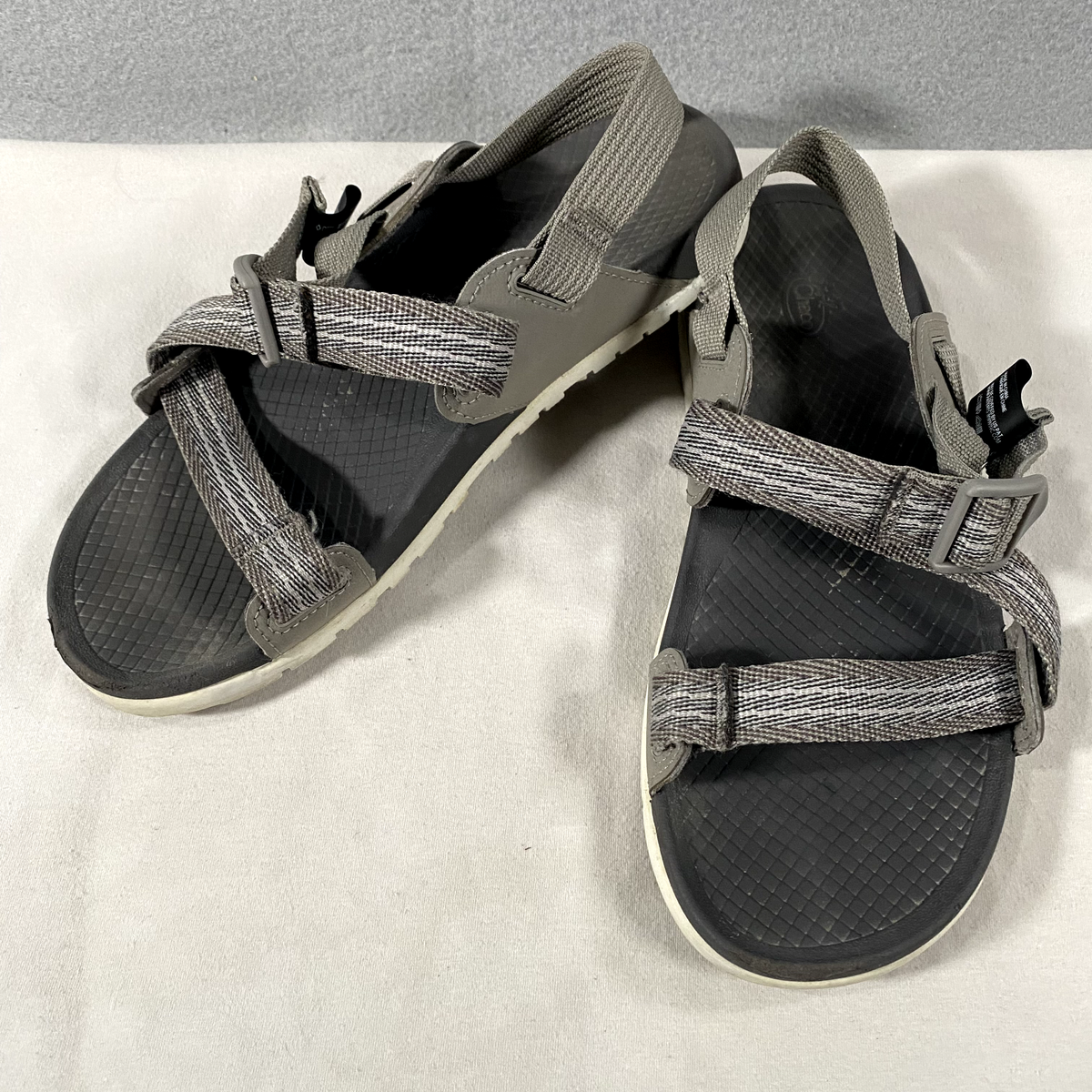 Chaco Lowdown Outdoor Hiking Strappy Sport Sandals Grey  display picture 1