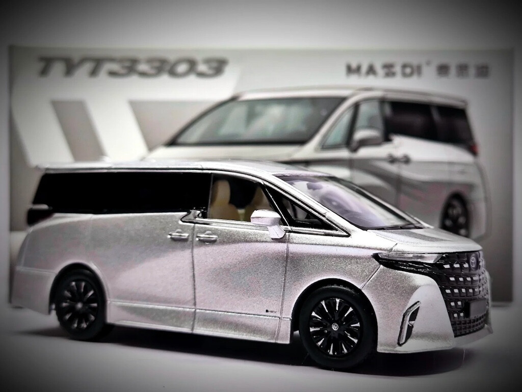 EY Masdi 1:64 Silver 2023 Alphard Mini Van MPV Sports Model Diecast Display Car